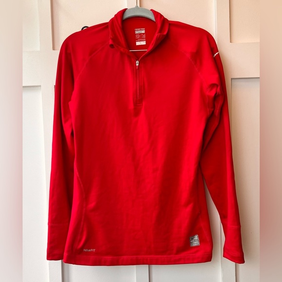 Nike Pro Woman's Size Medium 8-10 Red Long Sleeve Pullover Shirt With 1/4 Zipper - Picture 1 of 7
